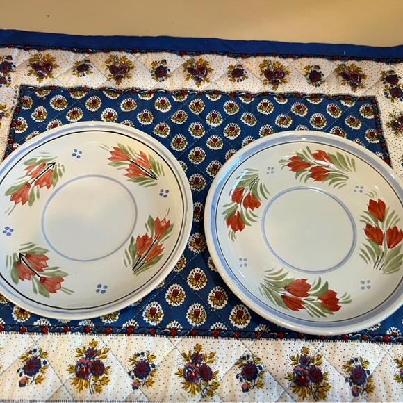 Henriot Quimper ~ Red Fleuri “ Set of 2 “ Floral Saucers 6.5” France 🇫🇷 - Picture 4 of 4